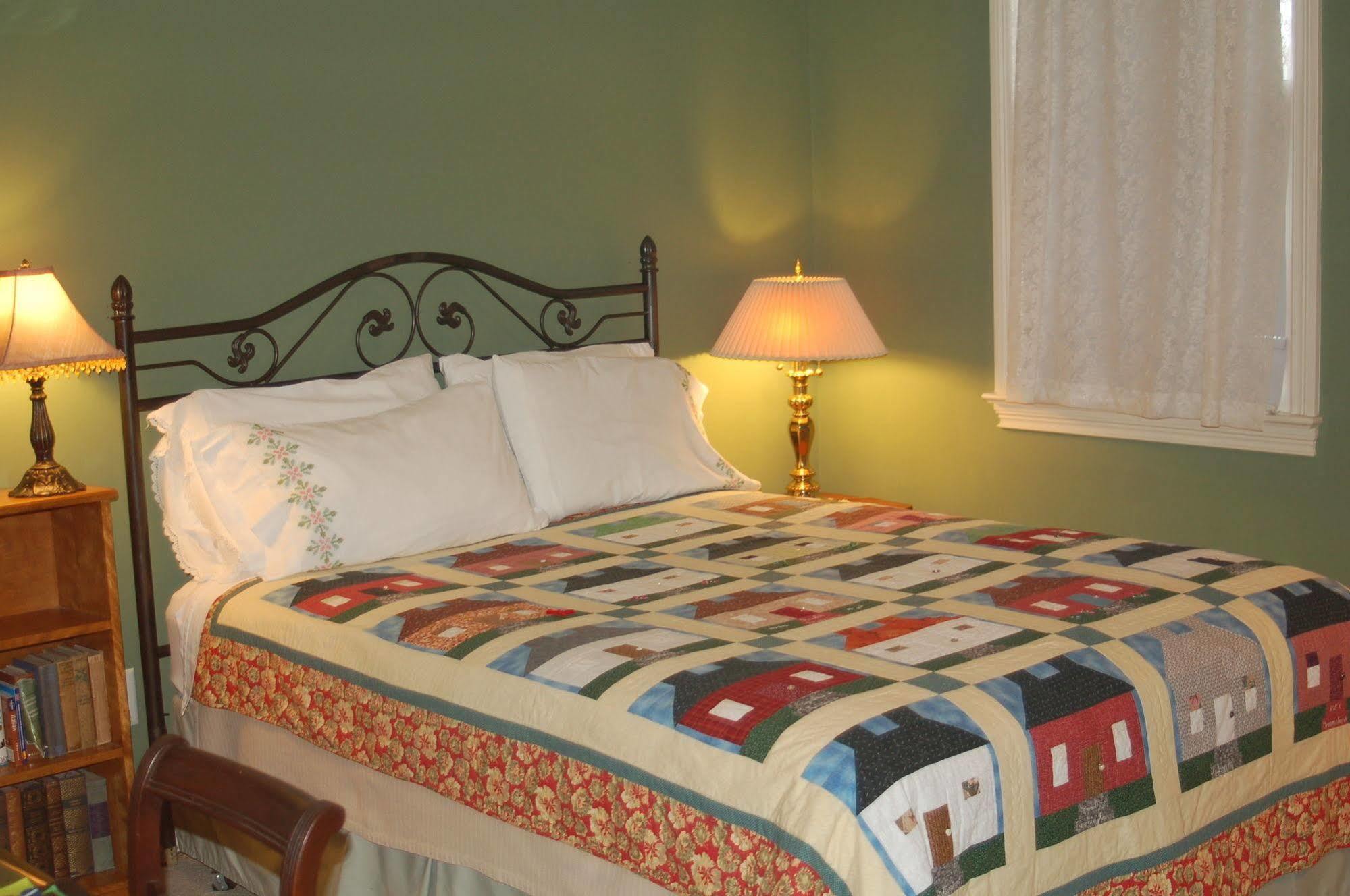 Haynes Bed And Breakfast Greensboro Extérieur photo